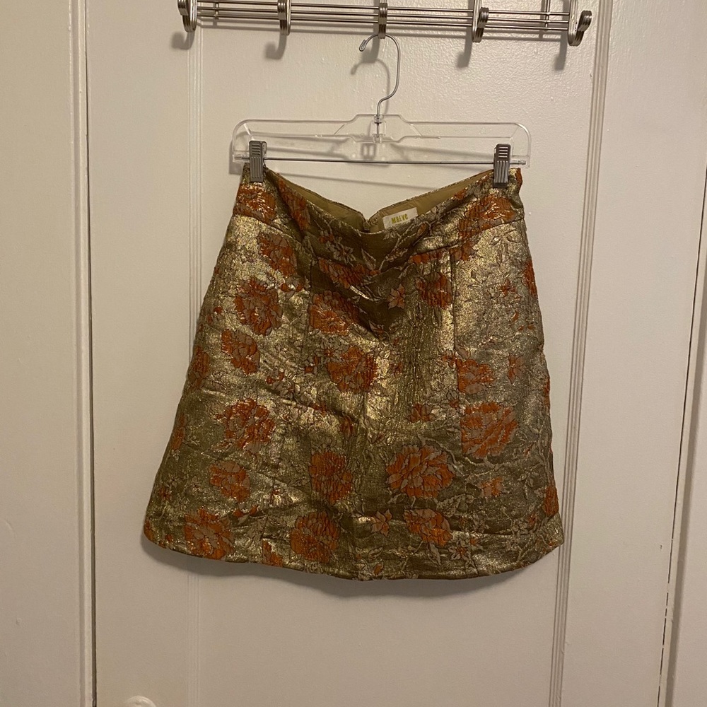 Metallic floral mini skirt. Size 8.